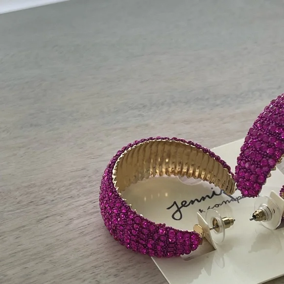 Chic Pink and Gold Earrings with Delicate Craftsmanship - Picture 7 of 11